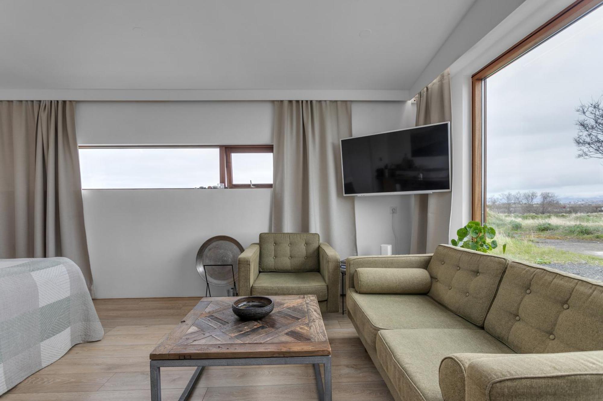 Eyvindarholt Guesthouse Alftanes Экстерьер фото
